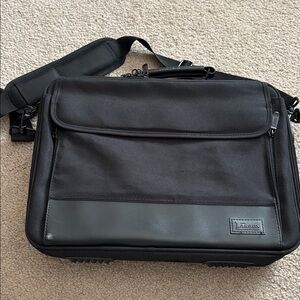 Targus Black Briefcase/Laptop Shoulder Bag